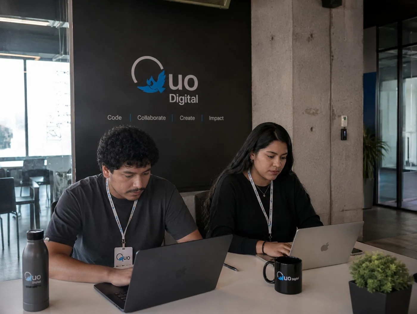 Equipo de Quo Digital en la oficina